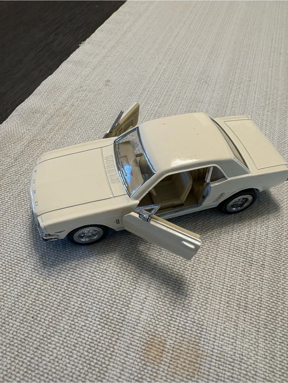Kinsmart 1960's Mustang  Die-Cast Classic Coupe Toy Car for Kids